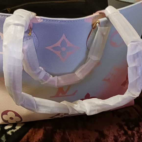 sunset large GM bag 16×13inc Brand NEW never used. comes wit a dust bag. pretty - Picture 2 of 8